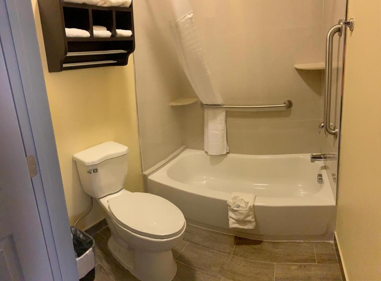 Homestay Inn & Suites Edinburg Εξωτερικό φωτογραφία